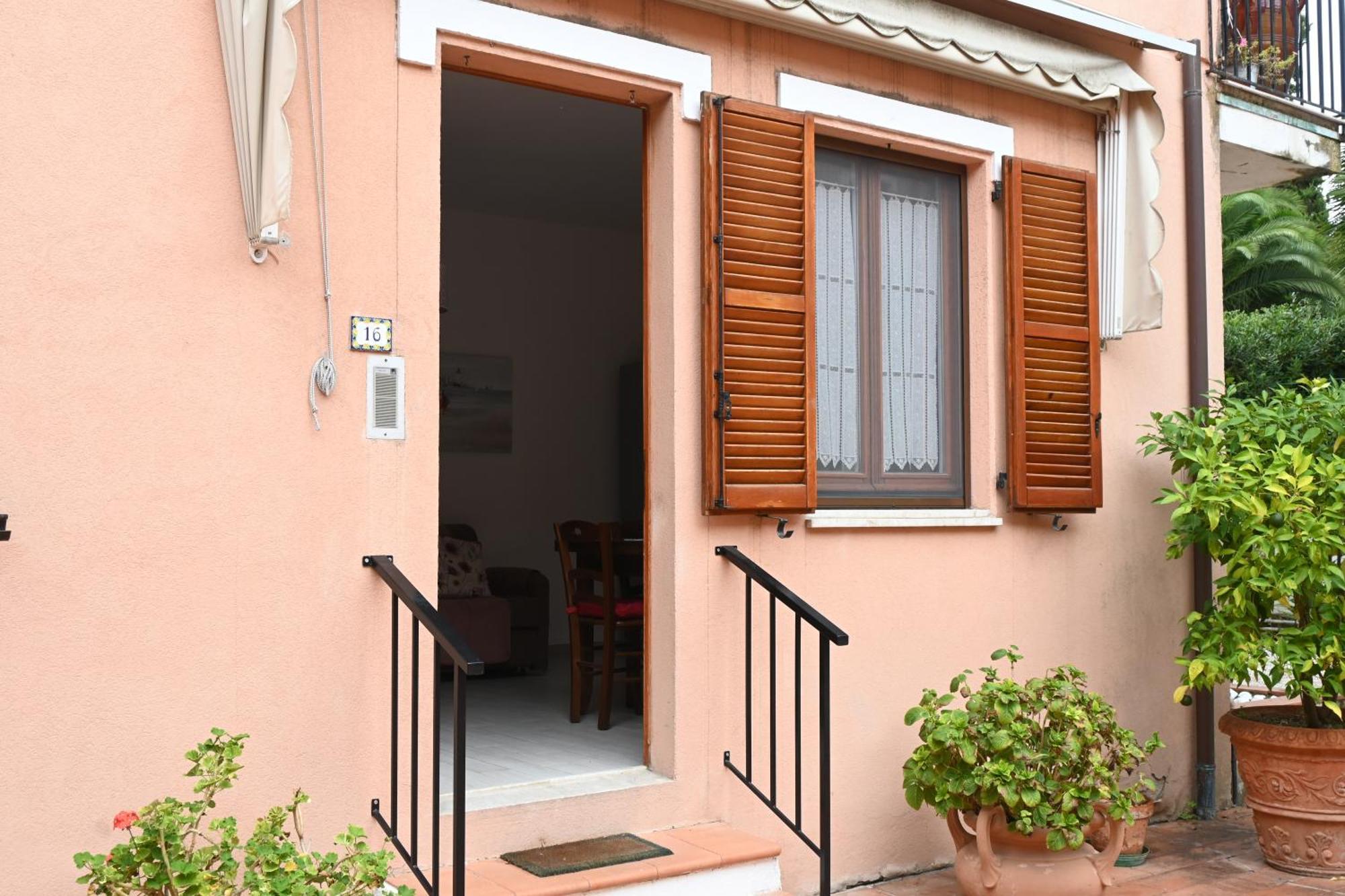 Appartement N080 - Numana, Bilocale Con Terrazzo In Centro à Sirolo Extérieur photo